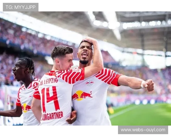 德甲赛场出现暖心一幕，球员与残疾小球迷互动